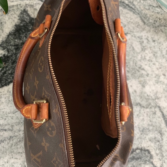 Louis Vuitton Large Speedy Satchel (Authentic) - Picture 6 of 8